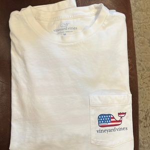 Vineyard vines t-shirt
